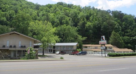 Sleepy Bear Motel