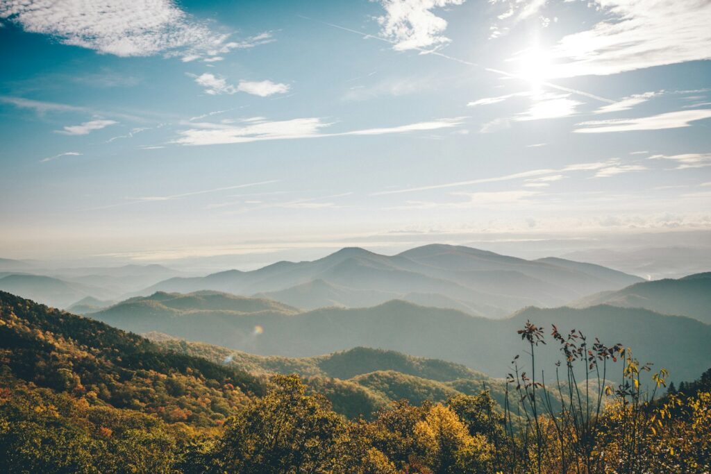 Smoky Mountain National Park for First-Timers: What to Know Before You Go 2 Smoky Mountain National Park, Great Smoky Mountains Travel Tips, Beginner hikes Smoky Mountains, what to pack for Smoky Mountains, Gatlinburg park guide, Smoky Mountains first trip