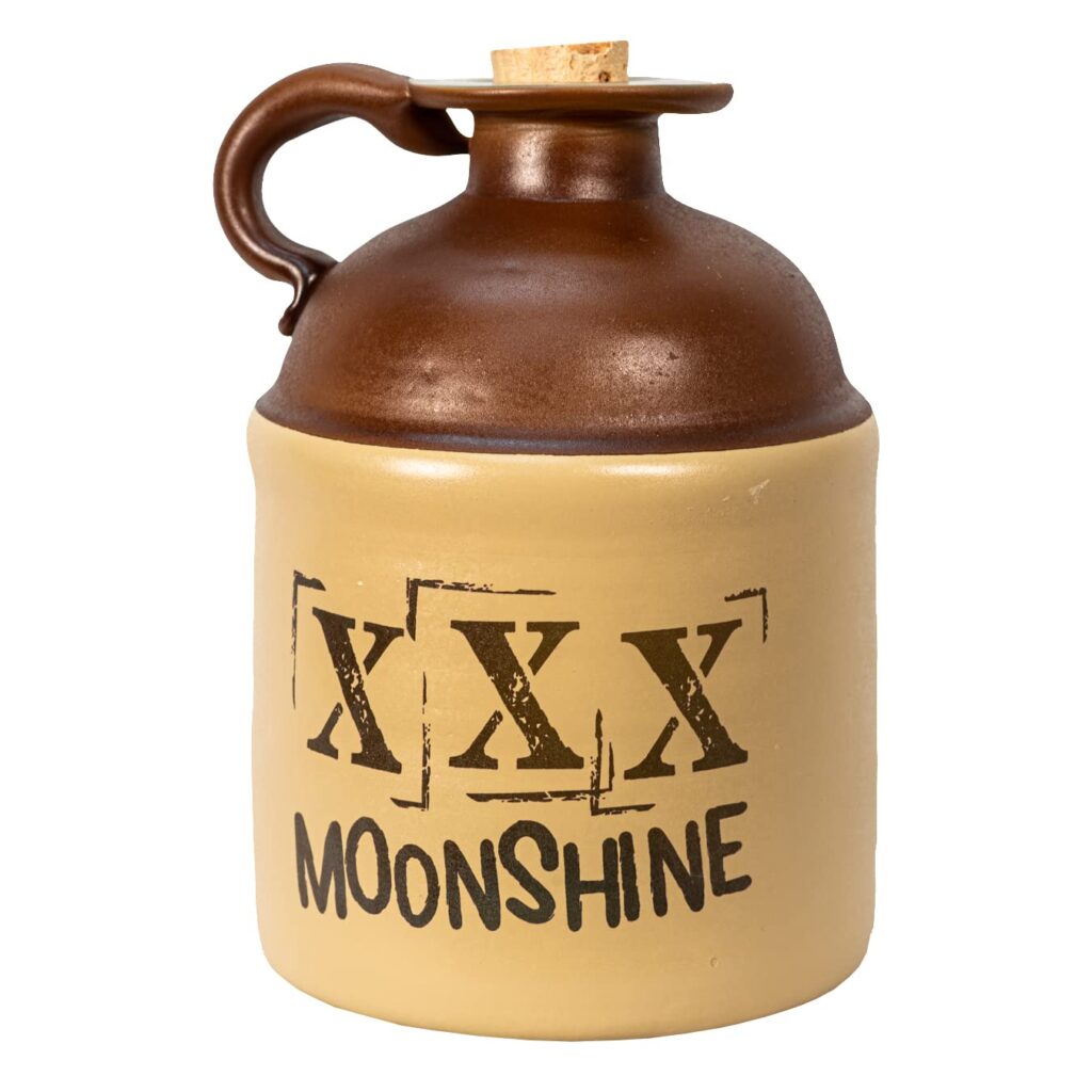 moonshine in Gatlinburg, moonshine history Gatlinburg, Gatlinburg moonshine tasting, Smoky Mountains distilleries, moonshine tours Gatlinburg, Gatlinburg history 2025