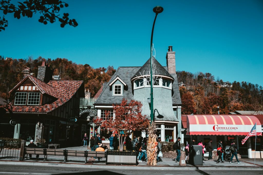 Gatlinburg without a car, Gatlinburg car-free travel, Gatlinburg trolley 2025, Smoky Mountains without a car, Gatlinburg walking guide, Gatlinburg travel tips