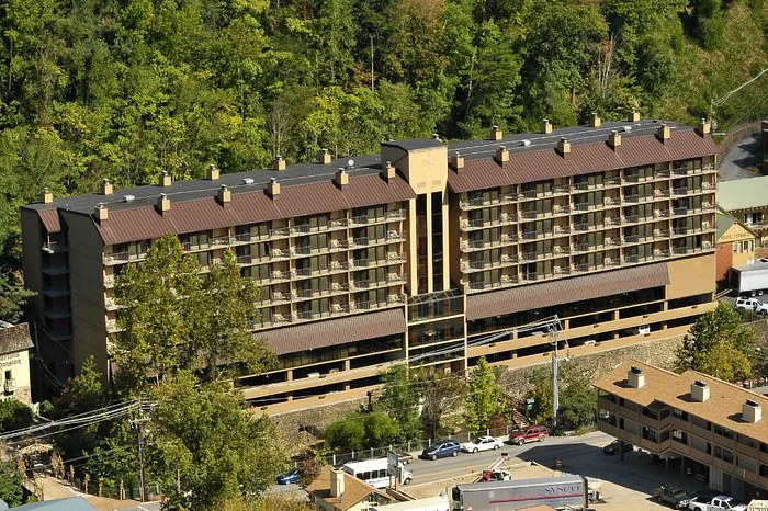 The Edgewater Hotel in Gatlinburg, TN: Affordable Rooms and Convenient Location