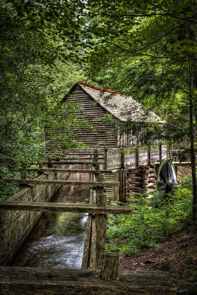 Educational Programs at the Cable Mill in Cades Cove - Learn Through Experience