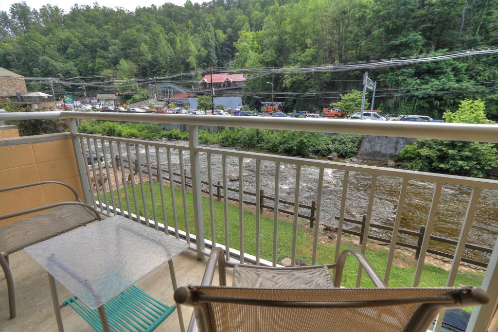 Is the Gatlinburg River Inn Worth It? Here’s What I Experienced