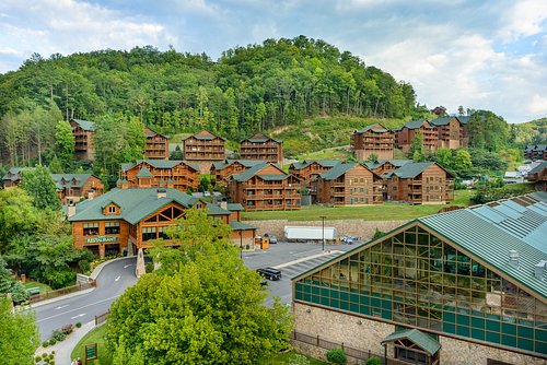 Wilderness at the Smokies vs. Westgate: Which Resort Reigns Supreme?