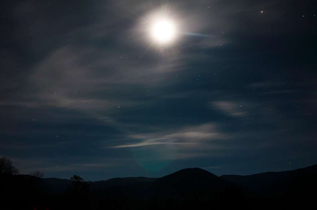 stargazing in the Smokies, best dark sky spots Gatlinburg, Smoky Mountains stargazing guide, where to see stars in Gatlinburg, Smoky Mountains night sky