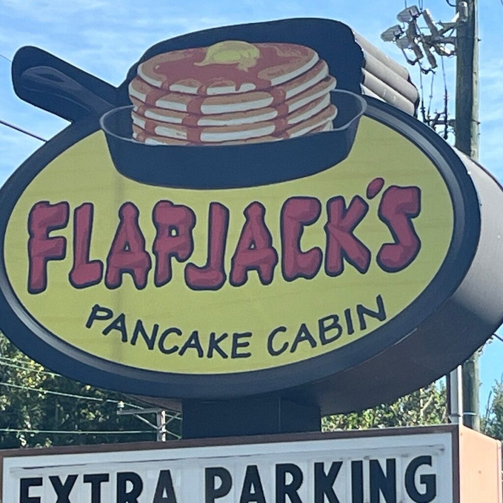 Flapjack's Gatlinburg breakfast, best pancakes Gatlinburg, Gatlinburg breakfast spots, Flapjack's Pancake Cabin, Smoky Mountains breakfast 2025